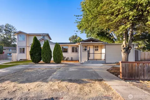 221 2nd Ave N, Algona, WA 98001