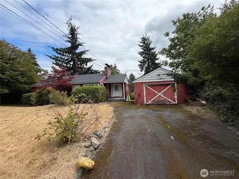 11334 Corliss Ave N, Seattle, WA 98133