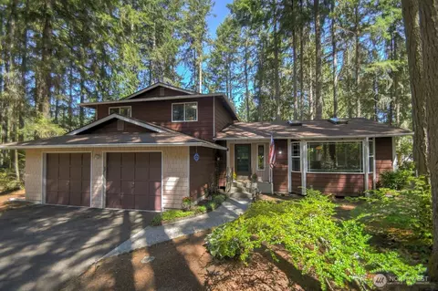 4804 Beverly Dr NE, Olympia, WA 98516