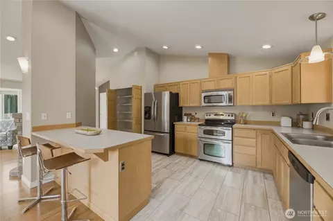 Kitchen - 7007 198th St E, Spanaway, WA 98387 photo 2 of 2