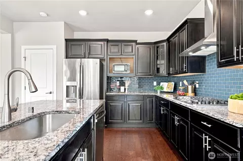 Kitchen - 17814 42nd Ave SE, Bothell, WA 98012 photo 2 of 5