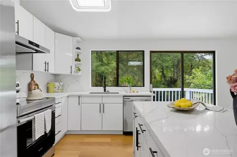 Kitchen - 20411 14th Dr SE, Bothell, WA 98012 photo 1 of 4