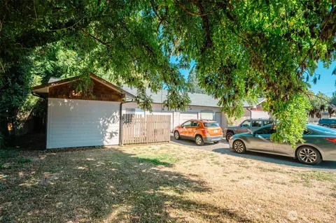 1126 Puget St NE, Olympia, WA 98506