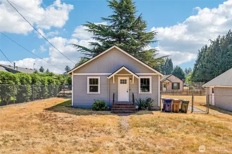 6925 52nd Ave W, University Place, WA 98467