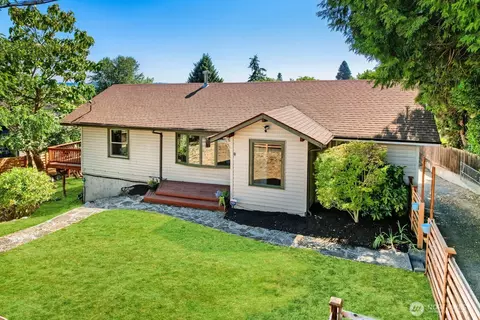 909 SW Langston Rd, Renton, WA 98057