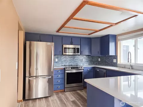 Kitchen - 131 Duke Dr, Sequim, WA 98382 photo 1 of 2