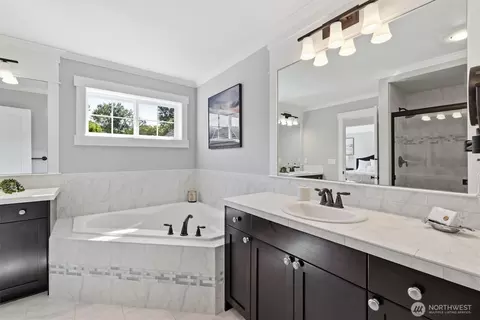 Bath - 14813 99th Pl NE, Bothell, WA 98011 photo 2 of 4