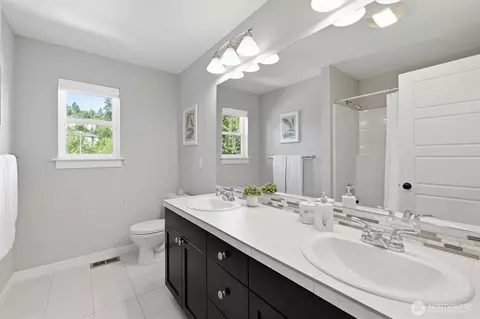 Bath - 14813 99th Pl NE, Bothell, WA 98011 photo 4 of 4