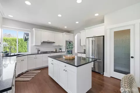 Kitchen - 14813 99th Pl NE, Bothell, WA 98011 photo 1 of 2