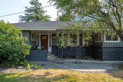 102 E Adams Ave, Morton, WA 98356