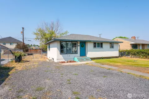1308 N Buell Dr, Moses Lake, WA 98837