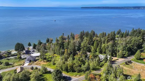 8791 Semiahmoo Dr, Blaine, WA 98230