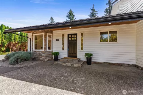 Exterior - 25717 SE 398th St, Enumclaw, WA 98022 photo 7 of 14