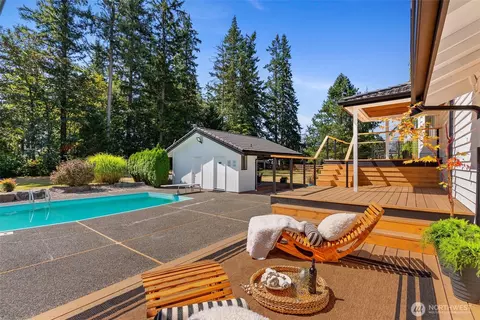 Exterior - 25717 SE 398th St, Enumclaw, WA 98022 photo 10 of 14