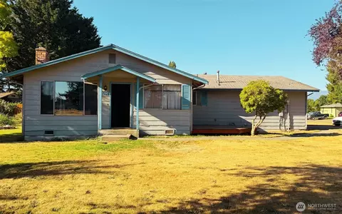 20291 Aliston Ln, Burlington, WA 98233