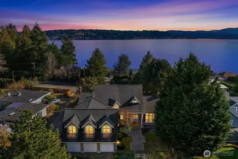 17120 SE 29th Pl, Bellevue, WA 98008
