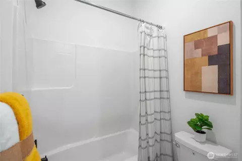 Bath - 1185 Folgate Dr, Sequim, WA 98382 photo 3 of 5