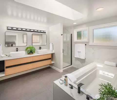 Bath - 18226 Baldwin Rd, Bothell, WA 98012 photo 1 of 2