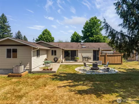 Exterior - 1442 Loraine St, Enumclaw, WA 98022 photo 4 of 9