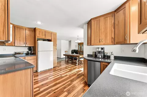 Kitchen - 1442 Loraine St, Enumclaw, WA 98022 photo 1 of 3