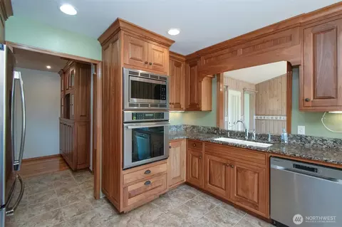 Kitchen - 92 Forest Ridge Dr, Sequim, WA 98382 photo 3 of 4