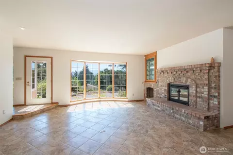 Living - 92 Forest Ridge Dr, Sequim, WA 98382 photo 1 of 2
