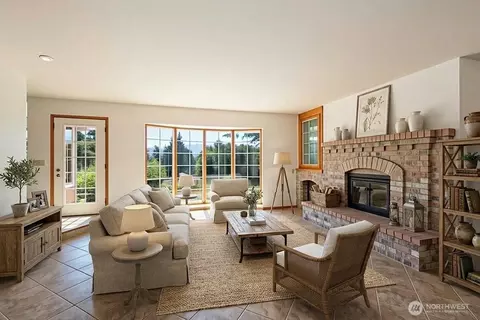 Living - 92 Forest Ridge Dr, Sequim, WA 98382 photo 2 of 2