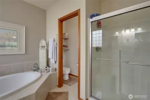 Bath - 13714 143rd Ave E, Orting, WA 98360 photo 2 of 3
