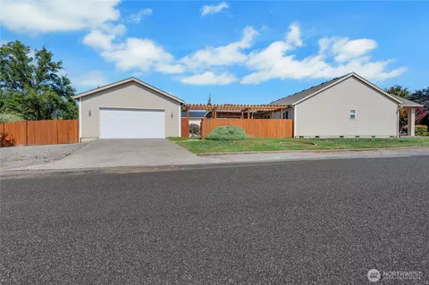 Exterior - 13714 143rd Ave E, Orting, WA 98360 photo 13 of 16