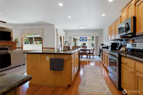Kitchen - 13714 143rd Ave E, Orting, WA 98360 photo 3 of 3