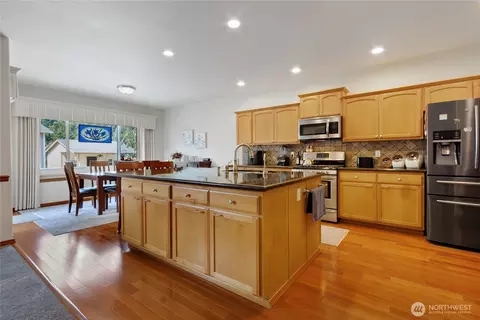 Kitchen - 13714 143rd Ave E, Orting, WA 98360 photo 2 of 3