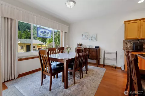 Dining - 13714 143rd Ave E, Orting, WA 98360 photo 1 of 1