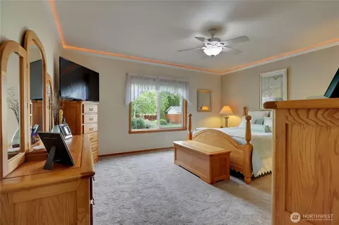 Bedroom - 13714 143rd Ave E, Orting, WA 98360 photo 1 of 4