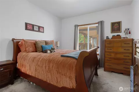 Bedroom - 13714 143rd Ave E, Orting, WA 98360 photo 3 of 4