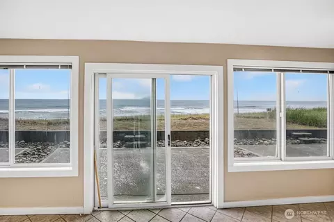1443 Ocean Shores Blvd SW #102, Ocean Shores, WA 98569