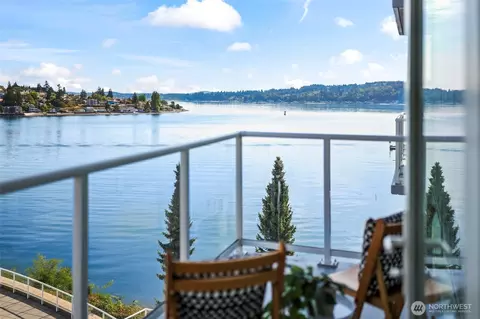 320 Washington Ave #408, Bremerton, WA 98337