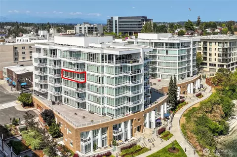 320 Washington Ave #404, Bremerton, WA 98337