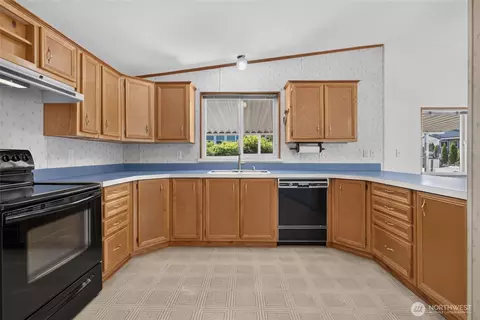Kitchen - 23825 15th Ave SE #302, Bothell, WA 98021 photo 2 of 4