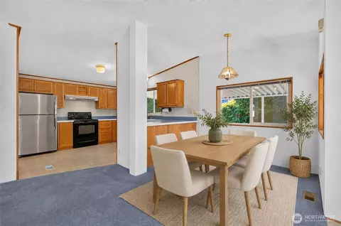Dining - 23825 15th Ave SE #302, Bothell, WA 98021 photo 1 of 1