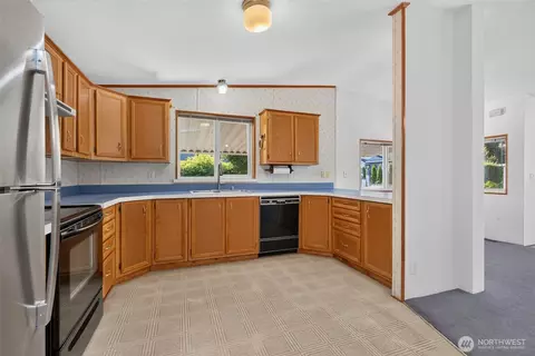 Kitchen - 23825 15th Ave SE #302, Bothell, WA 98021 photo 4 of 4