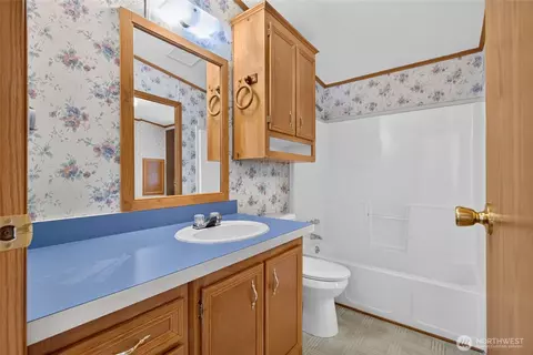 Bath - 23825 15th Ave SE #302, Bothell, WA 98021 photo 2 of 2