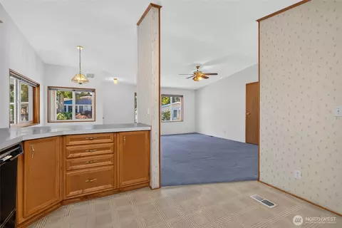 Living - 23825 15th Ave SE #302, Bothell, WA 98021 photo 6 of 6