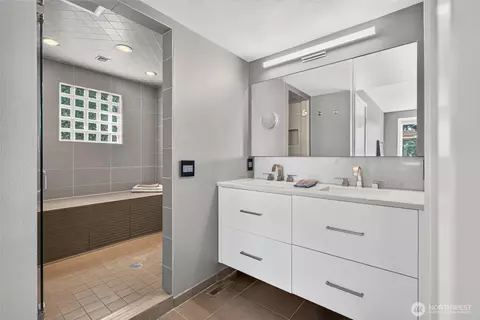 Bath - 2518 E Roy St, Seattle, WA 98112 photo 1 of 4