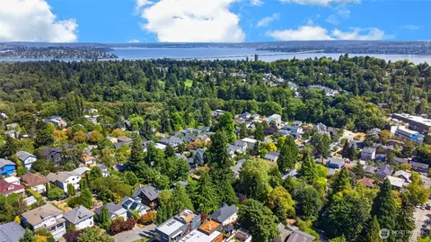 View/Area - 2518 E Roy St, Seattle, WA 98112 photo 2 of 2