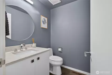 Bath - 2518 E Roy St, Seattle, WA 98112 photo 4 of 4