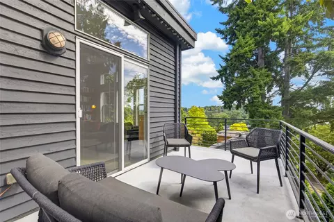 Exterior - 2518 E Roy St, Seattle, WA 98112 photo 7 of 9
