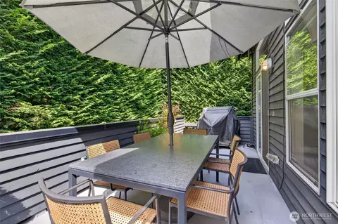 Exterior - 2518 E Roy St, Seattle, WA 98112 photo 4 of 9