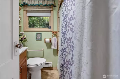 Bath - 18404 14th Ave E, Spanaway, WA 98387 photo 1 of 1