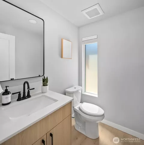Bath - 5814 Lowell Larimer Rd #D4, Everett, WA 98208 photo 1 of 3