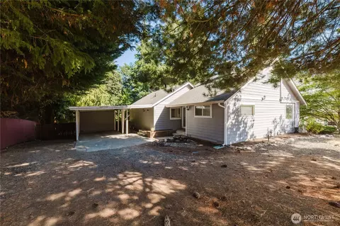 3004 Olympus Dr NE, Bremerton, WA 98310